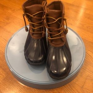 Steve Madden blue and brown duck boots size 7